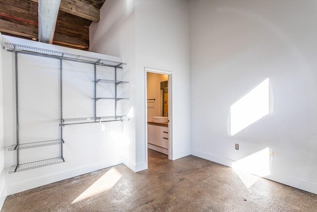 Building Photo - 659 Auburn Ave NE