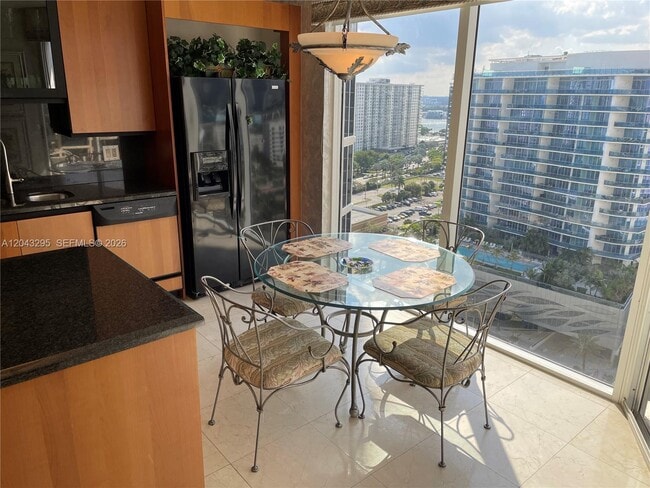 Building Photo - 17555 Collins Ave