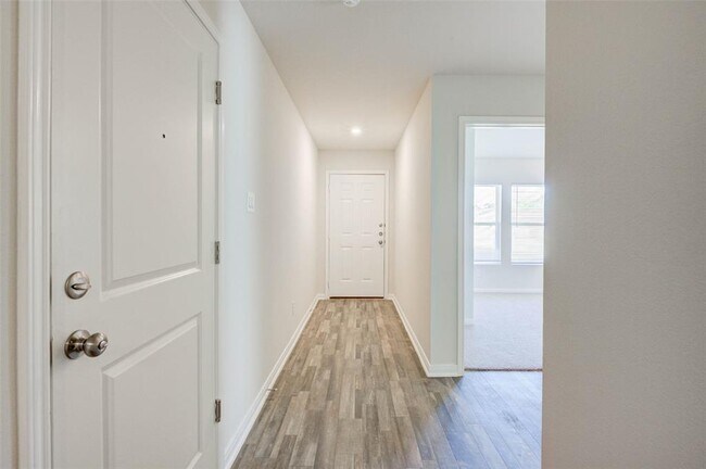 Building Photo - 10042 Cerritos dr
