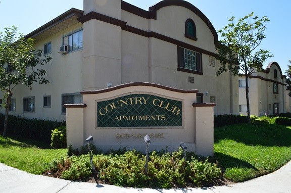 Primary Photo - Country Club Apartments