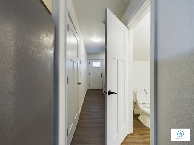 Building Photo - 268 Cross Way