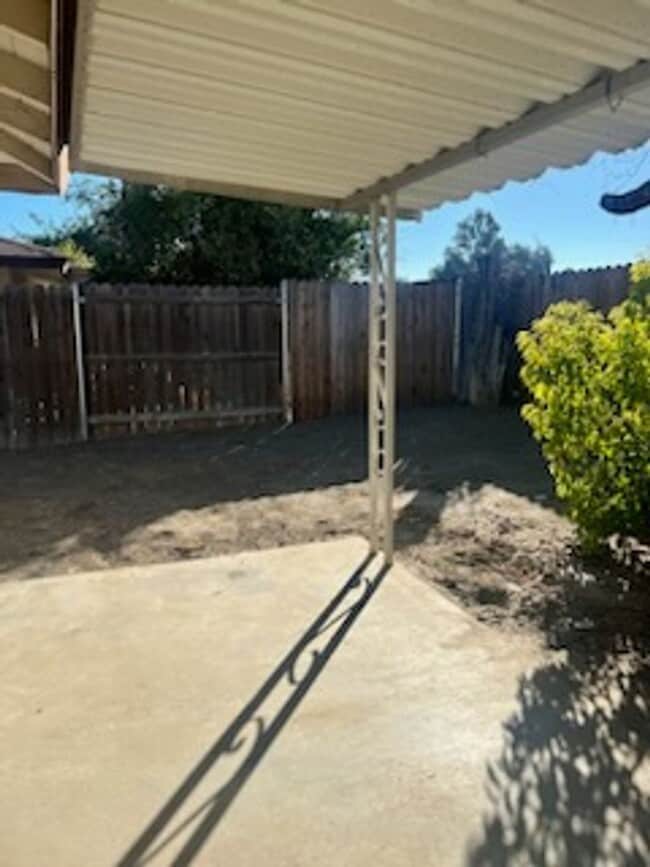 Building Photo - Holte &amp; Associates-Briarwood Ave