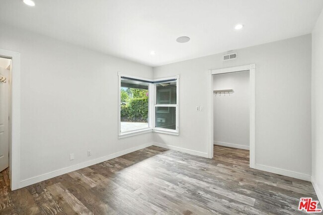 Building Photo - 6137 Laurelgrove Ave
