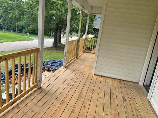 Building Photo - 1226 Old Wilkesboro Rd