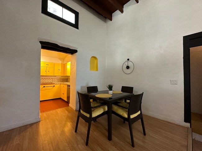 Building Photo - 228 N 4th Ave