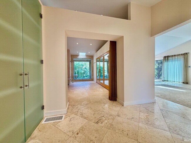 Building Photo - 321 Dutch Henry Canyon Rd