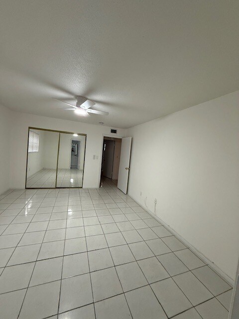 Building Photo - 1020 N 18th Ct