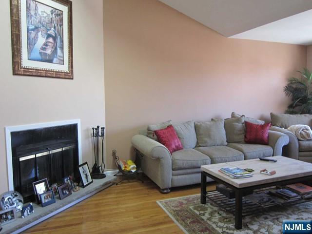 Building Photo - 309B Grand 309B