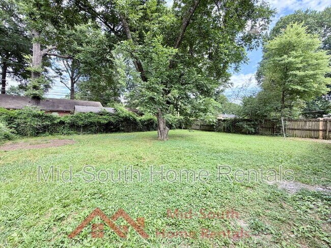 Building Photo - 1730 Tahiti Ln