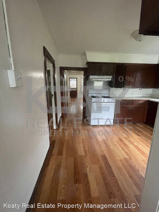 Building Photo - 2 br, 1 bath House - 313 W Gilman Road