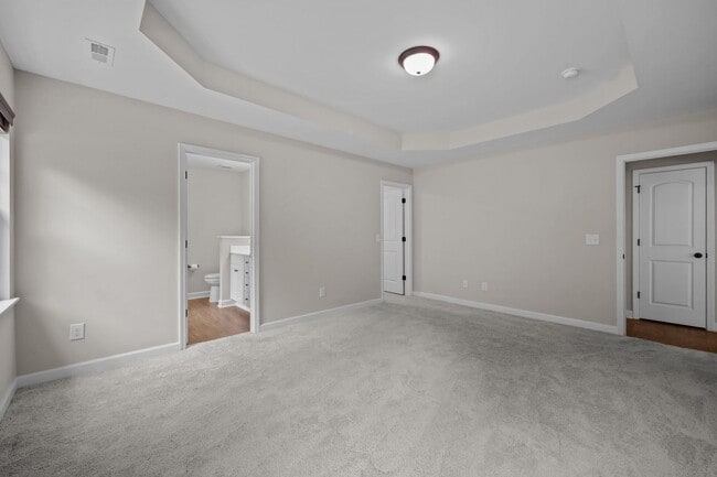 Building Photo - Welcome to Bradford Estates!