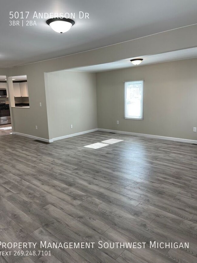 Building Photo - 5017 Anderson Dr