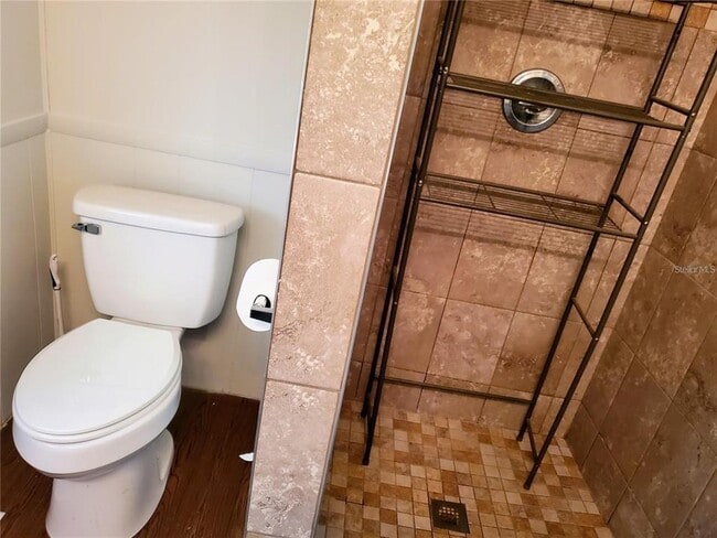 Building Photo - 3532 Lazy Lake Dr N