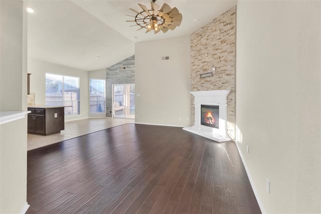 Building Photo - 832 Pebblecreek Dr