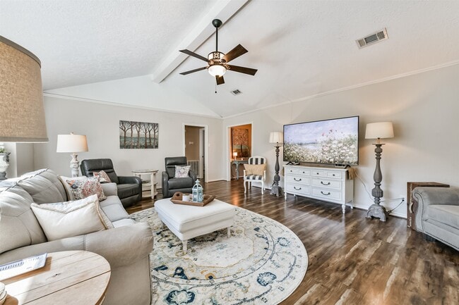 Building Photo - 3007 Chester Dr