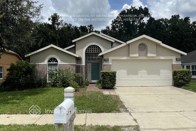 Building Photo - 28423 Meadowrush Way
