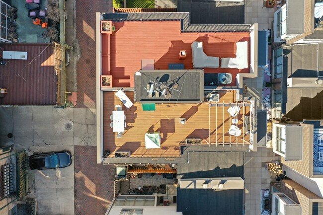 Building Photo - 1757 N Paulina St