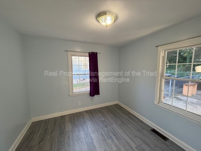 Building Photo - 3013 Masonic Dr