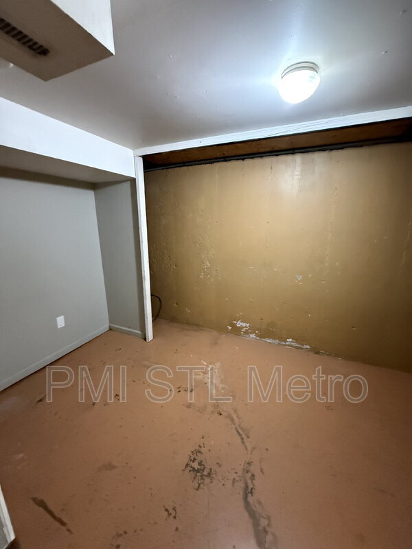 Building Photo - 10515 Renfrew Dr