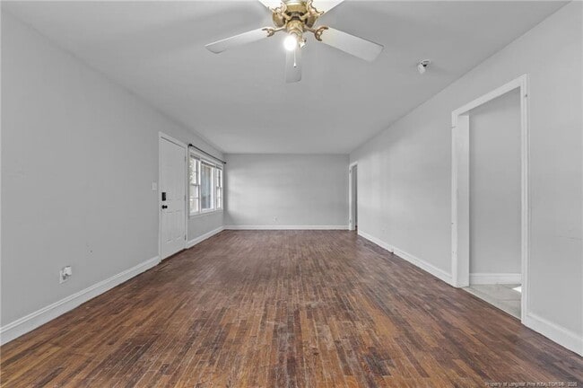 Building Photo - 821 Sandalwood Dr