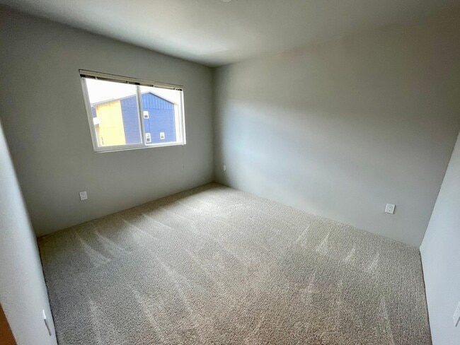 Building Photo - 2 Bedroom Townhome Available in BRAND NEW ...