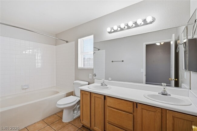 Building Photo - 808 Majestic Rock Cir