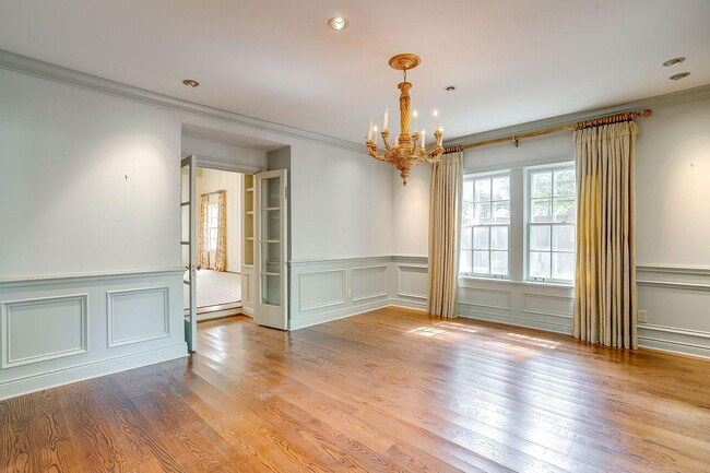 Building Photo - Prime Location- Classic 1936- 3 Bed, 3.5 Bath, Seconds from River Crest Country Club- 76107