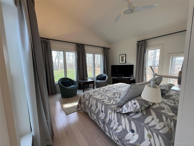 Building Photo - 42 N Menantic Rd