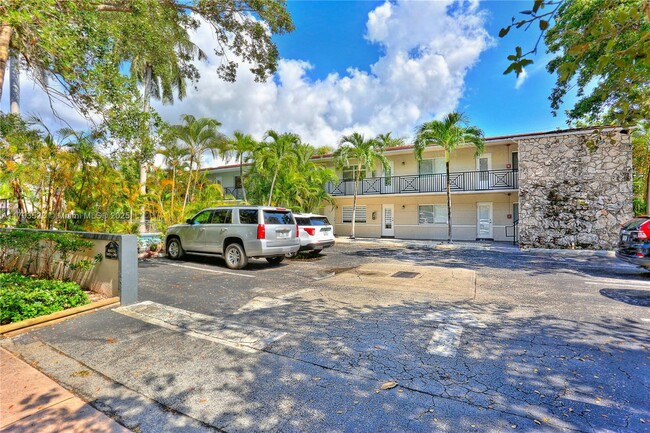 Building Photo - 95 Edgewater Dr