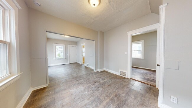 Building Photo - Old Brooklyn - 4 Bedroom Single Family Home