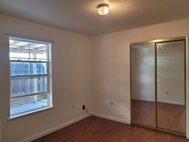 Building Photo - 585 South Ave