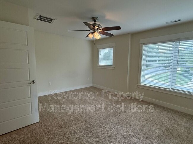 Building Photo - 2440 Belvue Rd