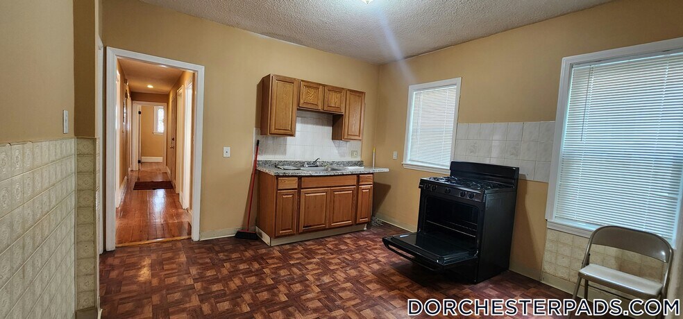 Building Photo - 105 Draper St