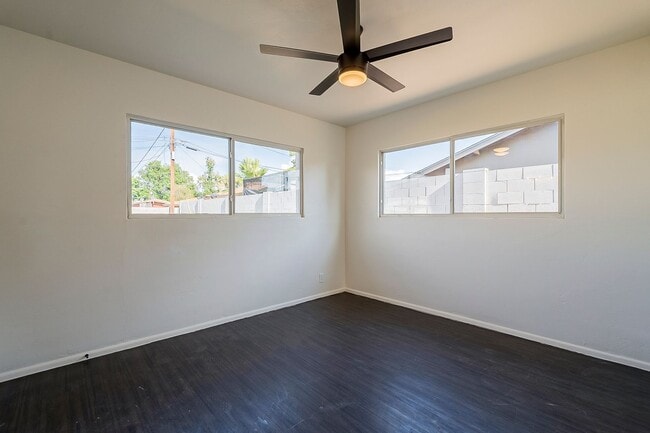 Building Photo - Updated home in Chandler!