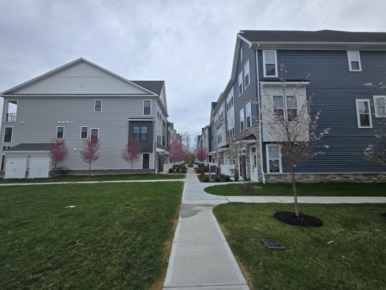 Building Photo - 5208 Donatello Dr