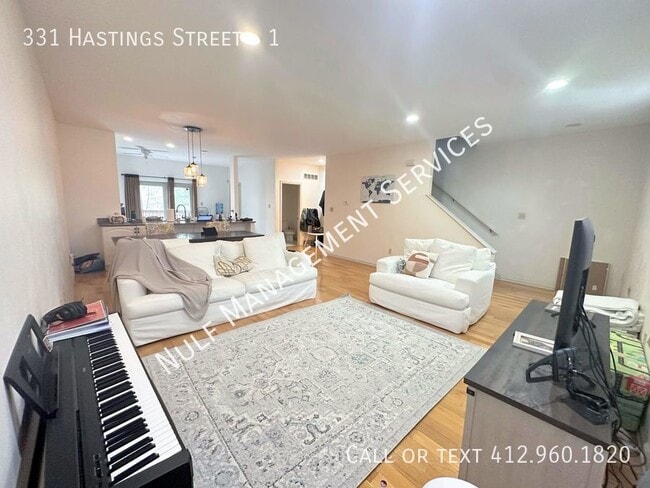 Building Photo - 331 Hastings St