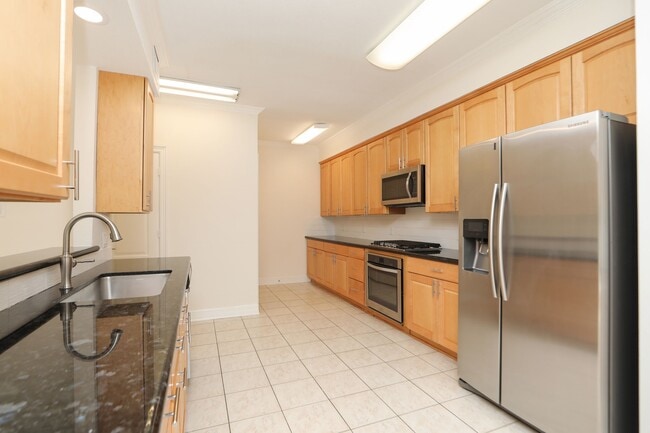 Building Photo - 7499 Brompton St