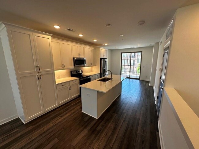 Building Photo - 519 Burton Dr