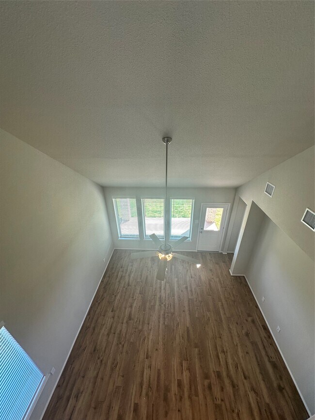 Building Photo - 206 Mercury Sky Rd