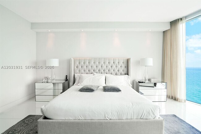 Building Photo - 2711 S Ocean Dr