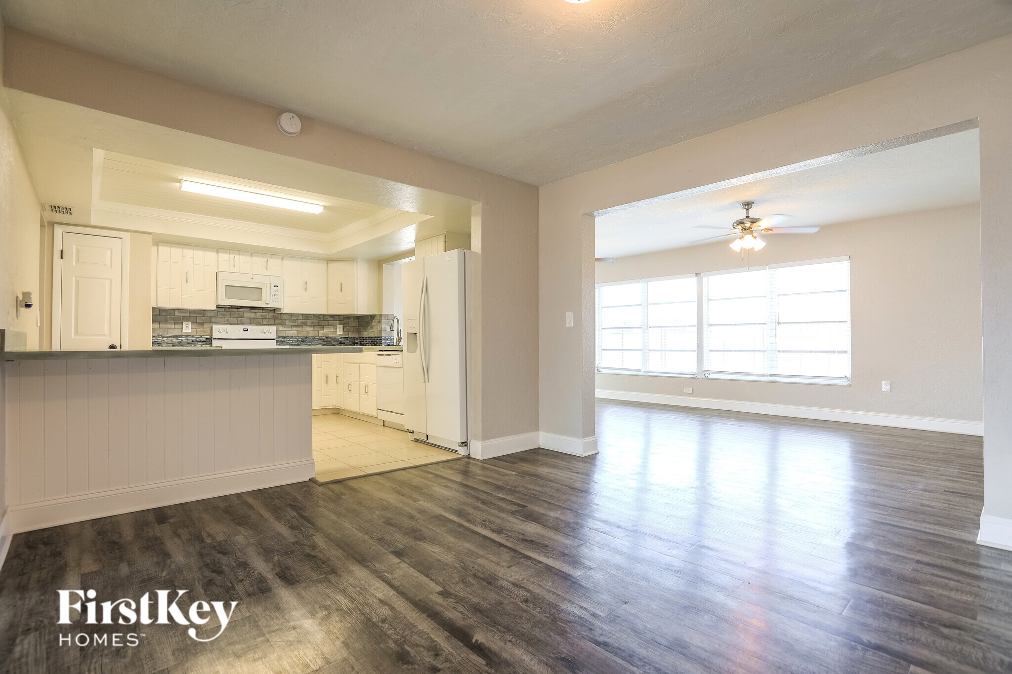 Building Photo - 63 Rotonda Cir