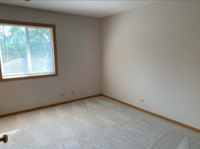 Building Photo - 500 Westwood Ct