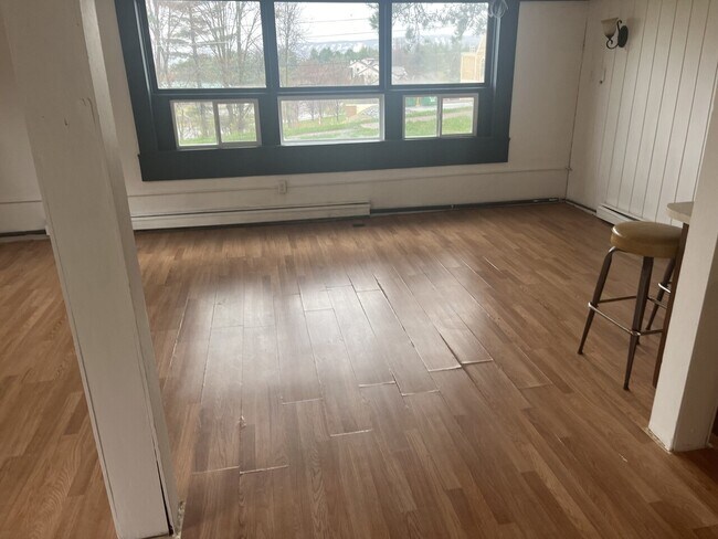 Building Photo - 2806 Madonna Dr