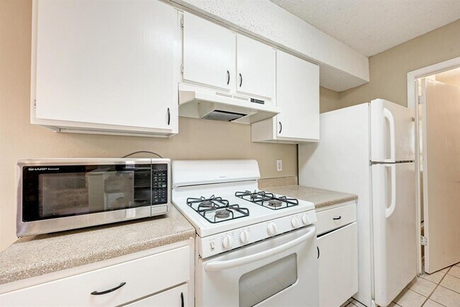 Building Photo - 12408 Deer Falls Dr