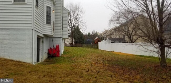 Building Photo - 14 Stratford Hall Ct