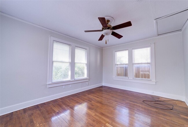 Building Photo - One side of Duplex Available- 2 Bedroom- 1 Bath Tudor Minutes from TCU- 76109