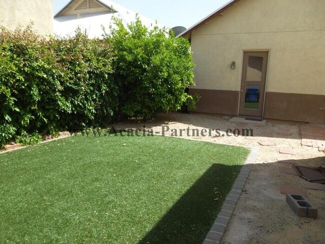 Building Photo - Four Bedroom/Three Bath home in Civano!