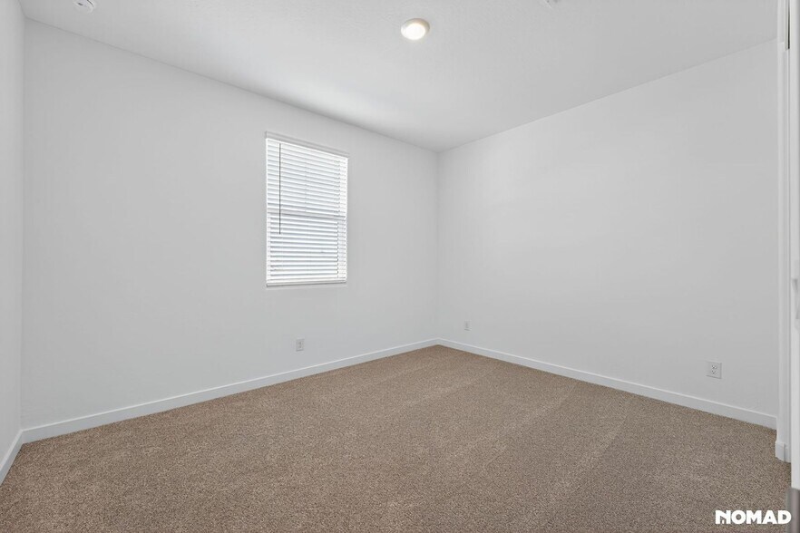 Building Photo - 8159 E Paloma Ave