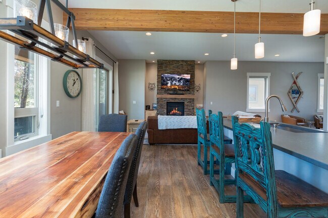 Building Photo - 278 Mountain Willow Dr