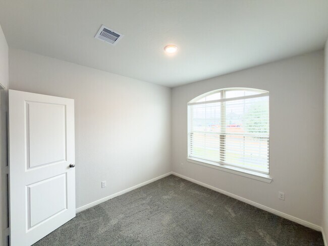 Building Photo - 42504 Rustico Rd